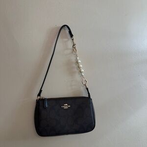Coach Nolita 19